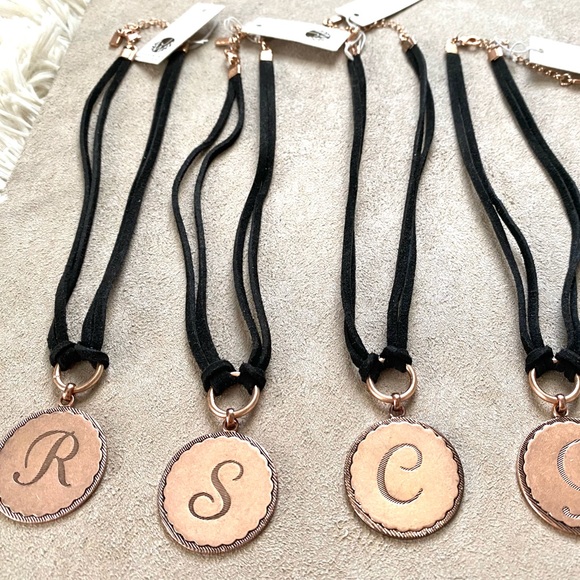 JOHN WIND•monogram sorority gal initial choker NWT - Picture 2 of 7